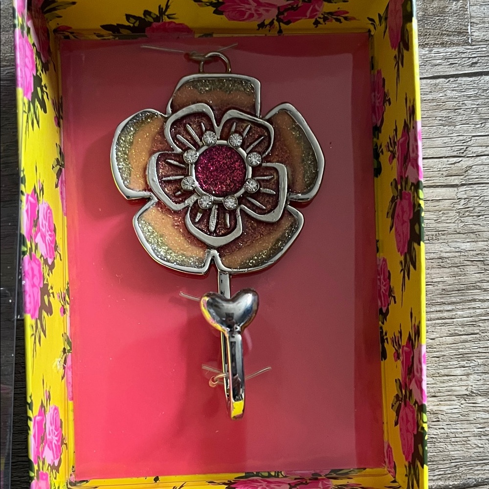 Betsey Johnson Pink Glitter Floral Wall Hook with Silver Hook